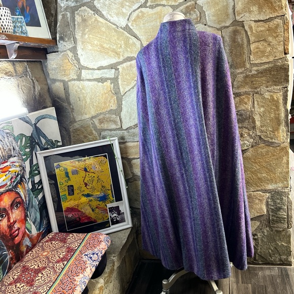 Vintage Hourihan of Dublin Irish Wool Cape – Purple Striped Donegal Tweed - Picture 5 of 8